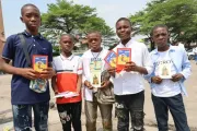 Día del Libro 2024: Piden ayuda para donar biblias a niños pobres.
