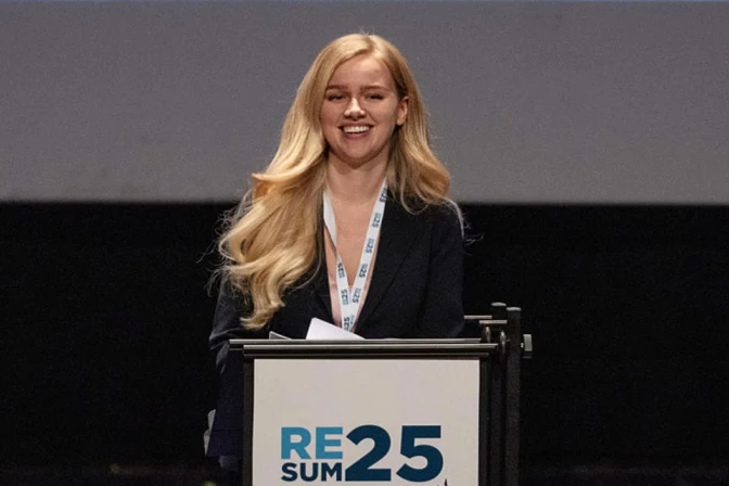 La comentarista política conservadora y activista holandesa Eva Vlaardingerbroek