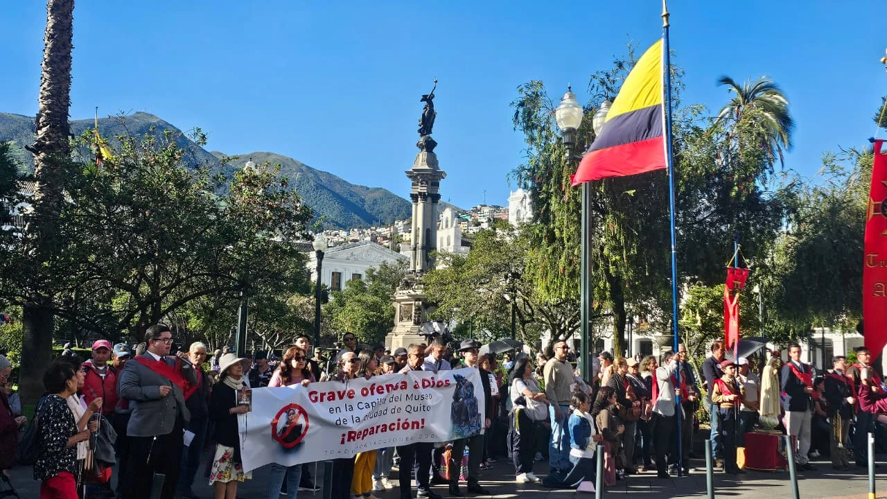 Acto de reparación tras obra drag en antigua capilla del Museo de la Ciudad de Quito, 3 de diciembre de 2025. Crédito: José Ignacio Gómez