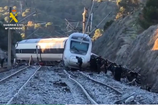 Uno de los trenes siniestrados en Adamuz (España) el 18 de enero de 2026.