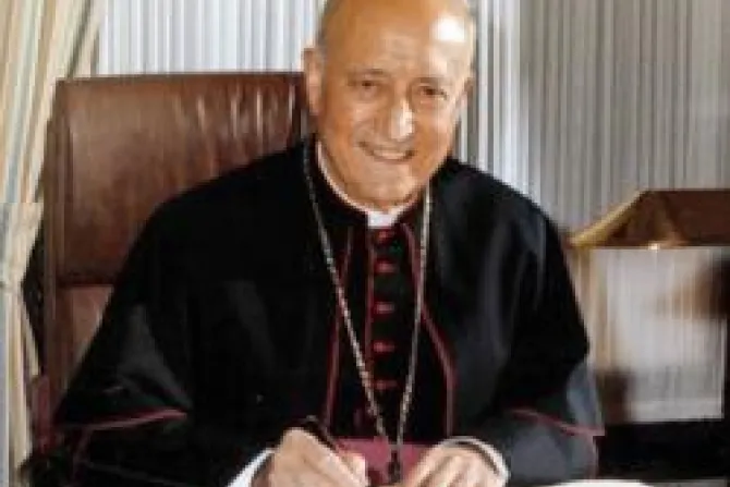 Centenares despiden a Cardenal español García-Gasco