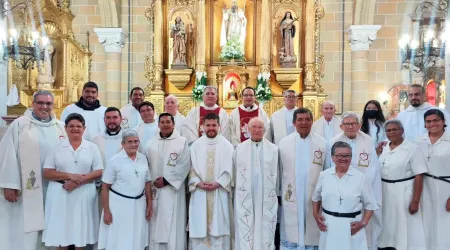 Agustinos, Agustinos Recoletos y hermanas Misioneras Agustinas Recoletas juntos en la celebración