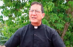 El sacerdote cubano trabaja en el pueblo de Esmeralda, una pequeña localidad “que alguna vez fue floreciente”. Crédito: Rachel Diez / EWTN Noticias.