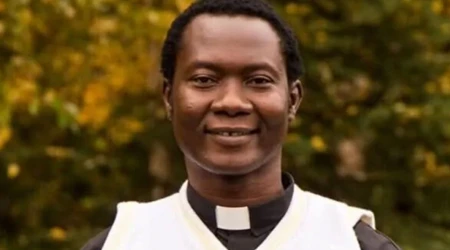 P. Alphonsus Farina, sacerdote nigeriano que estuvo secuestrado 51 días. 08082025