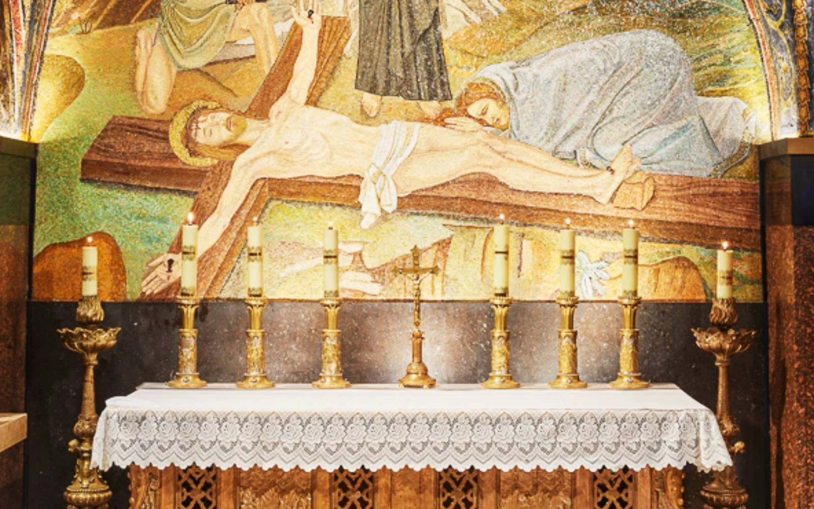 El altar católico en el lugar del Calvario fue retirado?w=200&h=150