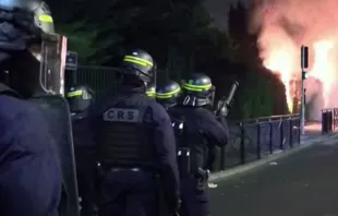 Imagen referencial de YouTube de las protestas en la ciudad de Nanterre, Francia  