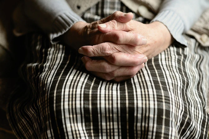  Esta religiosa era maestra, ahora ayuda en residencia de ancianos afectados por Covid