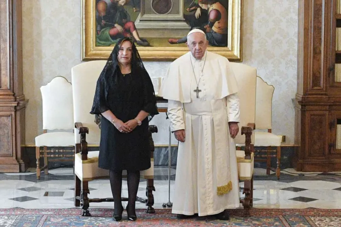 El Papa Francisco recibe a la presidente de Perú
