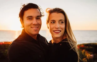 Daniël Hussem y Emily Wilson-Hussem son los creadores de la nueva aplicación de citas católica, SacredSpark. Crédito: Foto cortesía de Daniël Hussem y Emily Wilson-Hussem