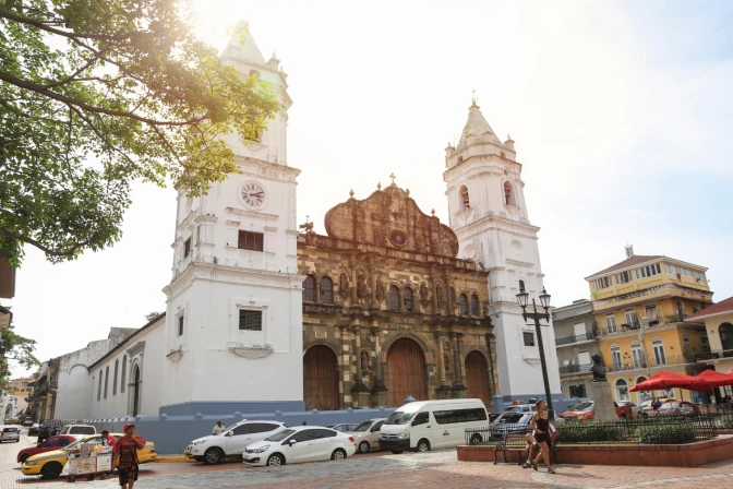 Catedral en el Casco Antiguo de la Ciudad de Panamá, julio de 2015.