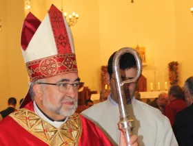 El Arzobispo de Oviedo denuncia la obsesión del Gobierno contra la Iglesia Católica