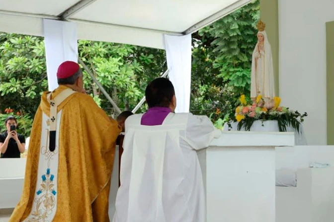 Arzobispo consagra la réplica de la Capilla de las Apariciones de la Virgen de Fátima en Panamá, el sábado 15 de noviembre en el barrio de Clayton.