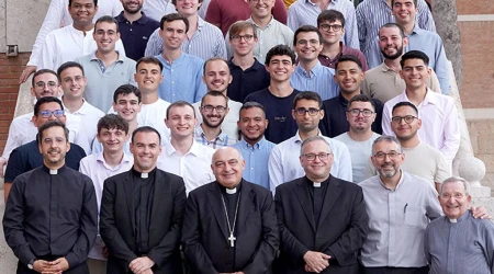 Arzobispo de Valencia con los seminaristas.