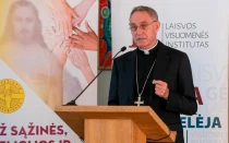 El Arzobispo Georg Gänswein habla en una conferencia sobre la Declaración de Šiluva en Šiluva, Lituania, el 4 de septiembre de 2024.
