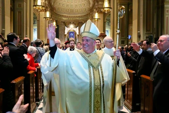 El Arzobispo de Filadelfia, Mons. Nelson Pérez, durante su Misa de investidura en el año 2020.