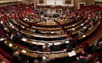 Congreso de Francia aprueba el aborto como derecho en su Constitución