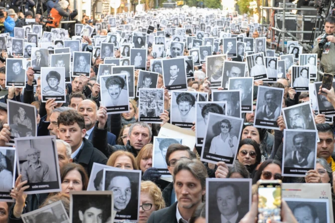 Acto en memoria de las víctimas del atentado a la AMIA