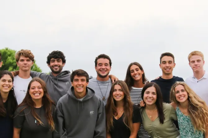 Miembros de la asociación española de jóvenes católicos AUTE.