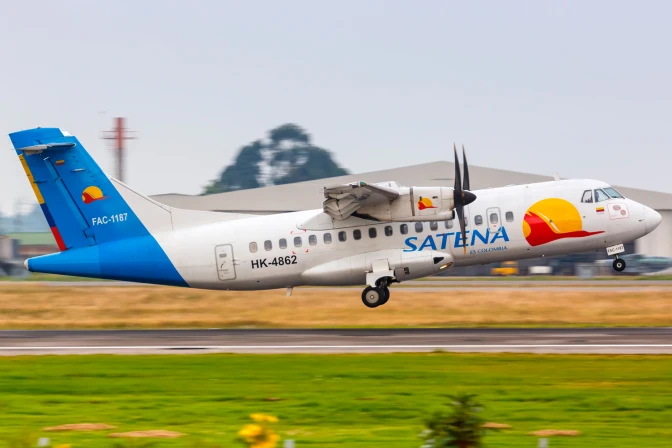 Un avión de la aerolínea Satena