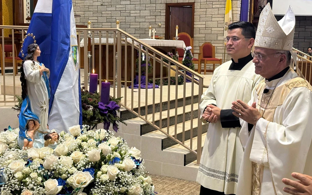 Mons. Silvio Báez en la Misa por la Inmaculada el 6 de noviembre en Palm Beach.?w=200&h=150