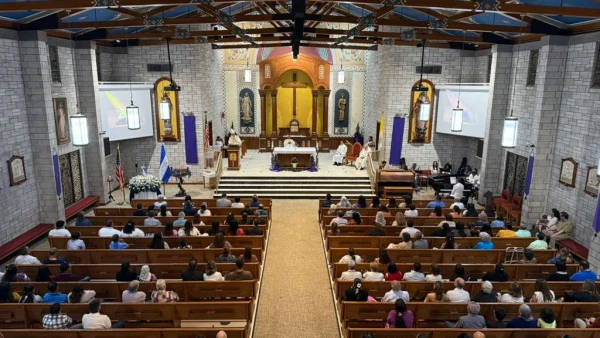 Los fieles que asistieron a la Misa con el obispo Báez el 6 de diciembre. Crédito: Armando García / Pastoral hispana de la diócesis de Palm Beach.