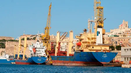 Arzobispo reprocha a Malta por no acoger barcos con inmigrantes