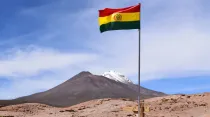 Bandera de Bolivia. Crédito: Milos Hadjer en Unsplash.