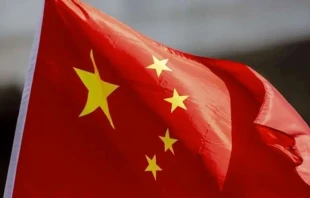 Bandera de China. Crédito: Daniel Ibáñez / EWTN News