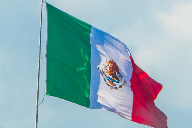 Bandera de México: Su profundo vínculo con la fe católica