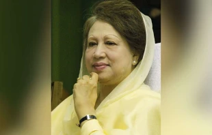 Begum Khaleda Zia, ex primera ministra de Bangladesh y presidenta del Partido Nacionalista de Bangladesh, en 2010 en el Diploma Engineers Institute de Dhaka. Crédito: Mohammed Tawsif Salam, CC BY-SA 3.0, vía Wikimedia Commons