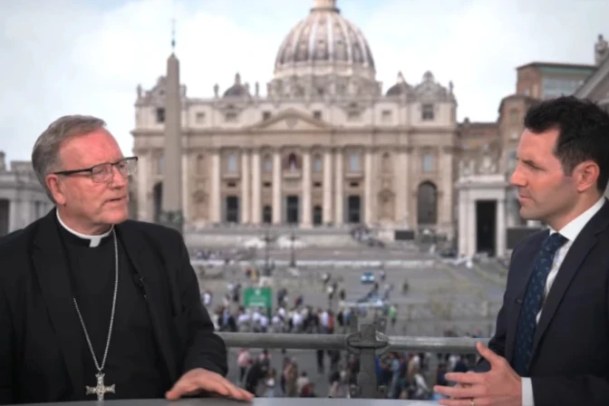 El Obispo Robert Barron habla con Colm Flynn