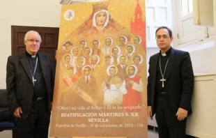 El Arzobispo de Sevilla, Mons. José ángel Saiz Meneses y su Obispo auxiliar, Mons. Teodoro León Muñoz. Crédito: Archidiócesis de Sevilla.