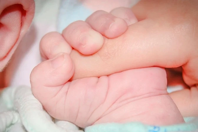 Mano de bebé