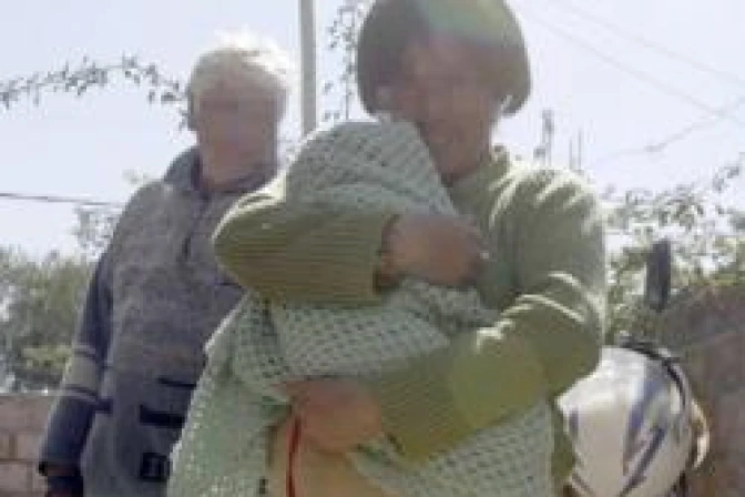 Familia conmueve a argentinos con amor a bebé engendrado en violación