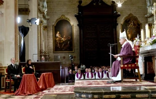 Los Reyes de España asisten al funeral por las víctimas de la DANA en la Catedral de Valencia. Crédito: A. Sáiz / Archidiócesis de Valencia.