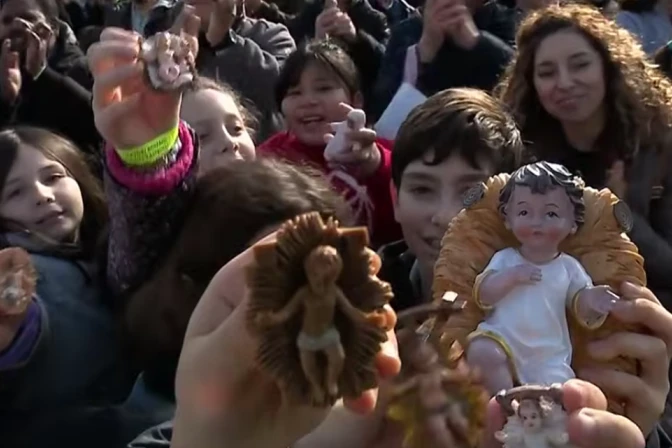 Niños en Plaza San Pedro
