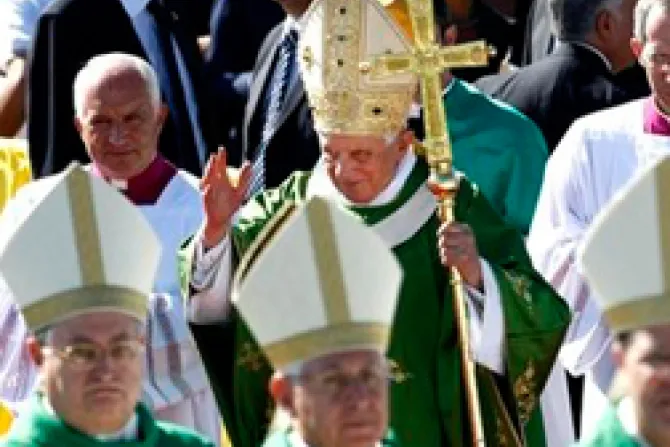 Que la Virgen María sostenga a las familias en el amor, dice el Papa desde Palermo