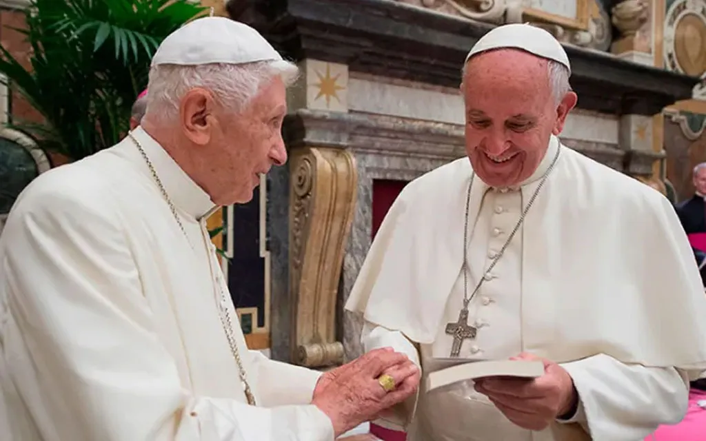 El Papa Francisco recuerda que Benedicto XVI lo defendió ante acusaciones de que promovía el matrimonio homosexual.?w=200&h=150
