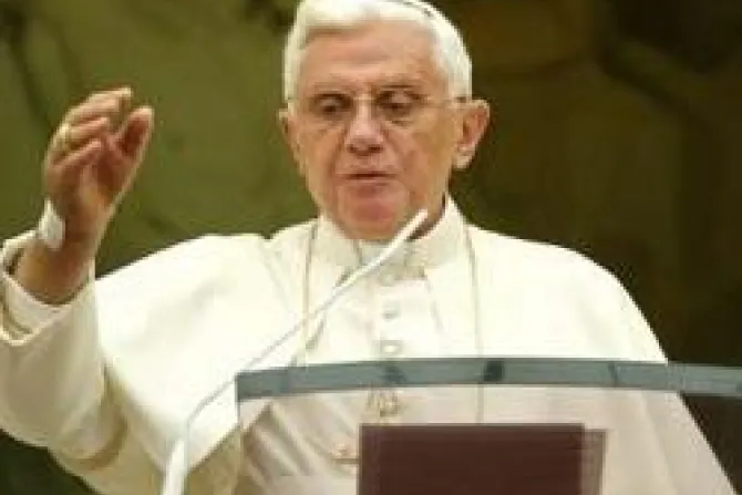 Sermones fieles a la doctrina e incisivos en la comunicación, pide Benedicto XVI