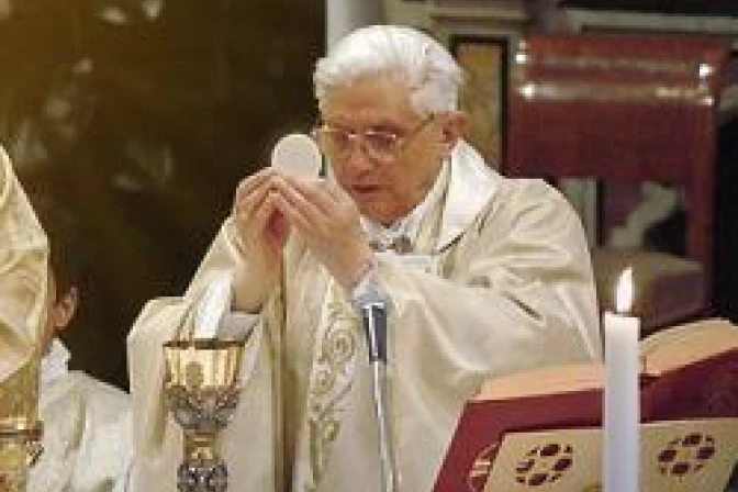 Tradición y progreso se complementan en reforma litúrgica del Concilio, explica el Papa