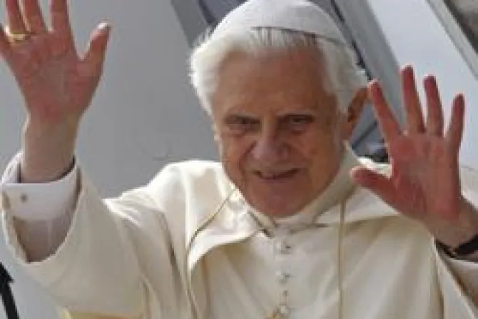 Es una obligación pedir a Dios por la paz y trabajar por ella, dice el Papa