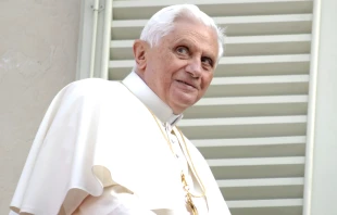 Benedicto XVI, 21 de abril de 2007 en Vigevano, Italia. Crédito: miqu77 - Shutterstock