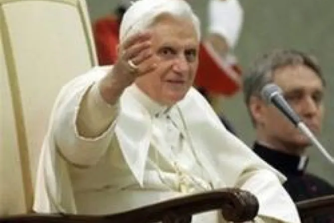 San José y Juan Pablo II protagonistas en retiro del Papa