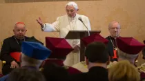 Benedicto XVI agradeciendo el doctorado Honoris Causa / Foto: L'Osservatore Romano