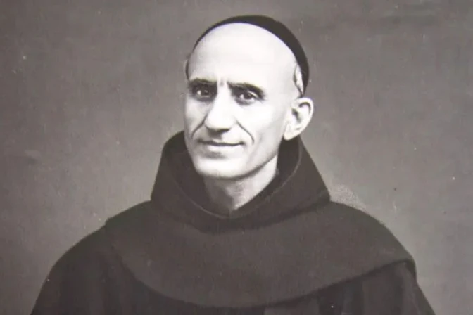 P. Berardo Atonna, sacerdote franciscano.
