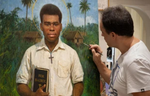 Berzosa trabajando en el retrato de San Peter To Rot. Crédito: Cortesía de Raúl Berzosa.