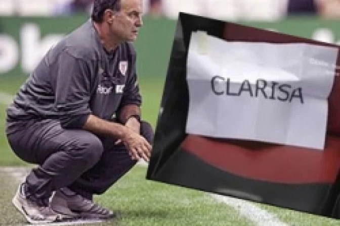 Athletic de Bilbao embelesa con Bielsa y la oración de 15 religiosas de clausura