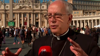 El Obispo de El Paso, Texas, Mons. Mark Seitz, habla con EWTN News el 9 de octubre de 2025 en el Vaticano.