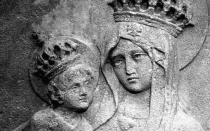 La Santísima Virgen María y el Niño Jesús.
