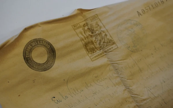 El papel hallado es un documento oficial en el que aún están visibles su sellos. Crédito: Diócesis de Alcalá de Henares.